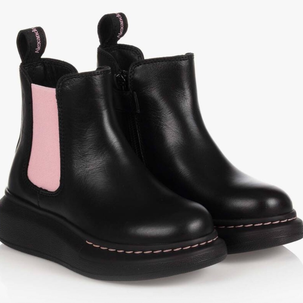 MCQUEEN Kids Black & Pink Oversized Chelsea Boots sz 33
